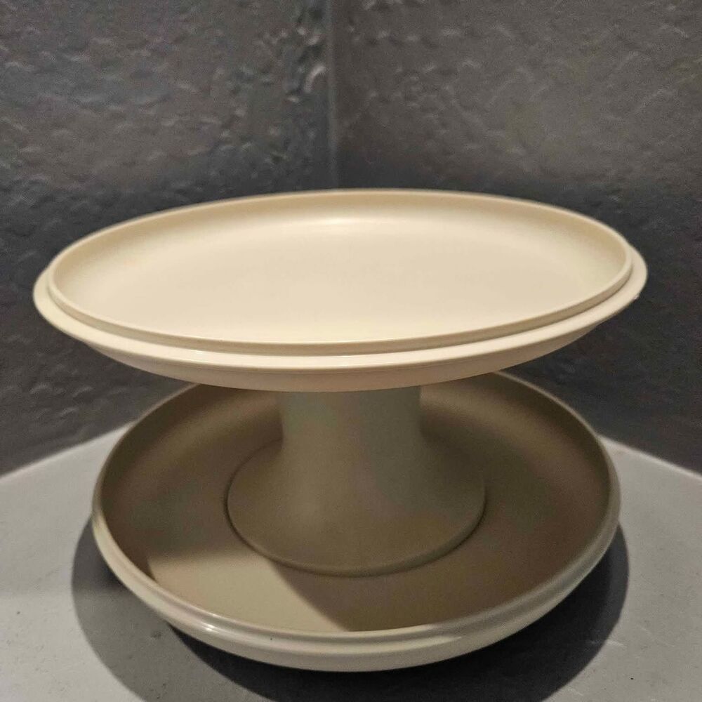 Tupperware 4 piece Serve-It-All Beige Plastic Pedestal Plate Cake Cupcake Stand